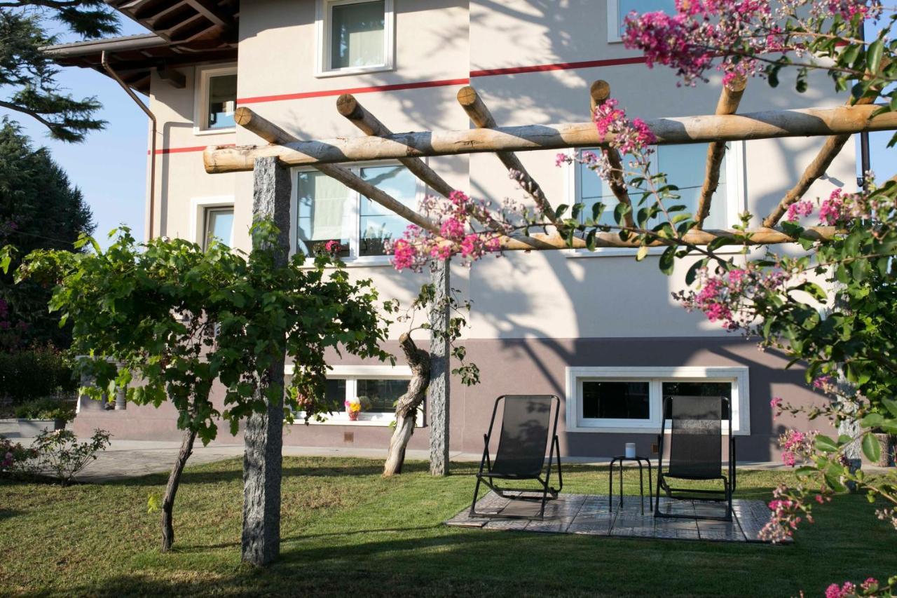 Casa Ananda Bed and Breakfast Ferno Exteriör bild